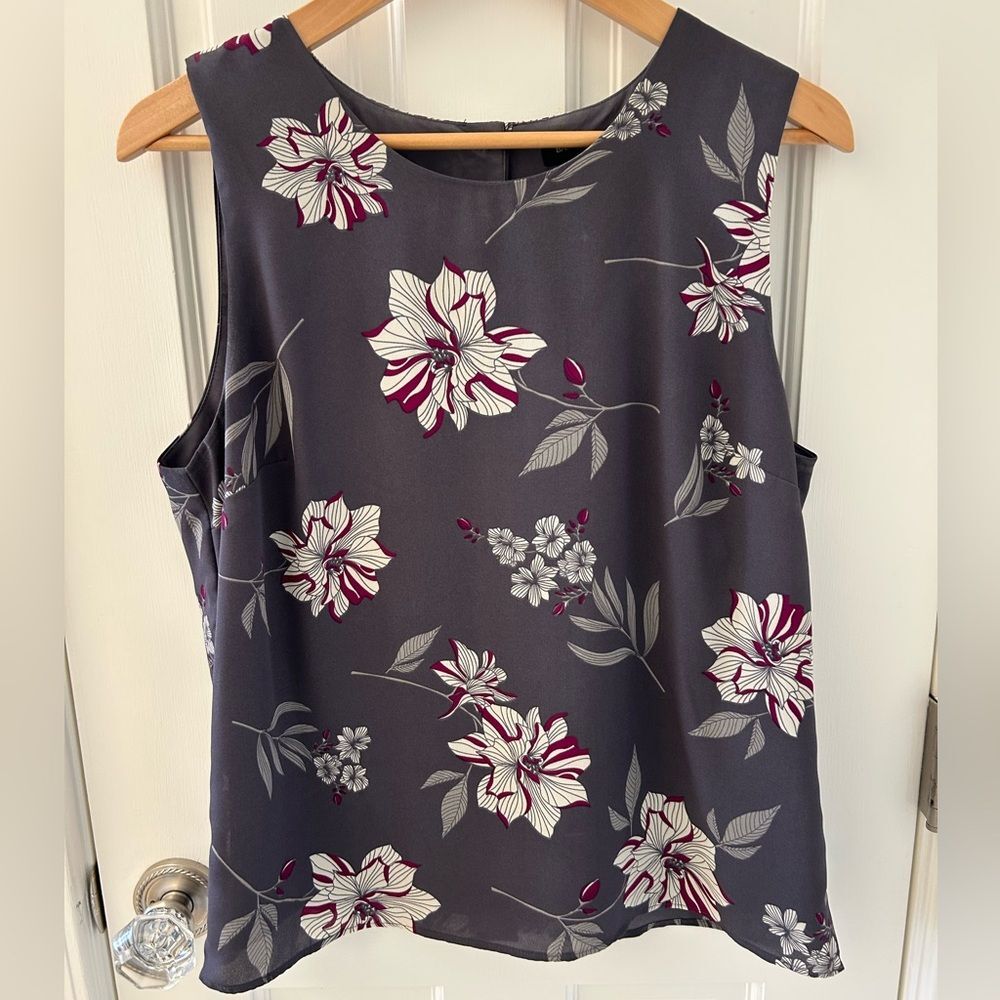 Banana Republic Floral Shell Tank Blouse Gray - Size M Great for Work‎ or Office